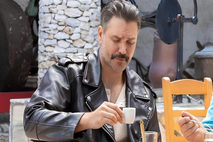 Γενέθλια on set για τον Μιχάλη Λεβεντογιάννη