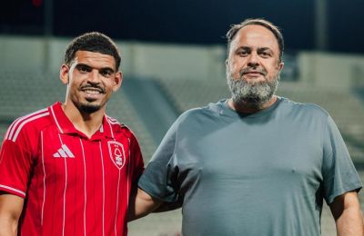 «Στους θρύλους πρέπει να συμπεριφέρεσαι με τον κατάλληλο τρόπο» (vid)