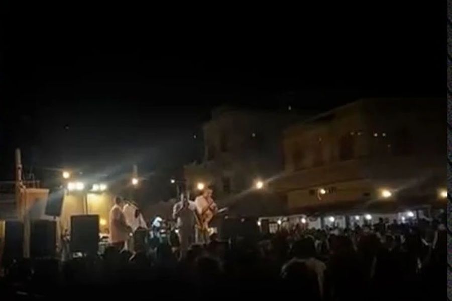 Χαμός σε πανηγύρι: Έκοψαν το ρεύμα όταν φώναξαν «Λευτεριά στην Κύπρο» Χαμός σε πανηγύρι: Έκοψαν το ρεύμα όταν φώναξαν «Λευτεριά στην Κύπρο»