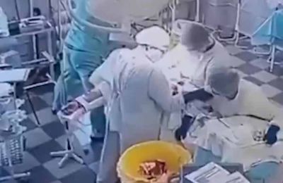 Γιατροί συνέχισαν εγχείρηση κατά τη διάρκεια του σεισμού (ΒΙΝΤΕΟ)
