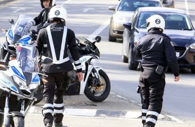 Καλούνται όλοι οι συμμετέχοντες να συμμορφώνονται με τις υποδείξεις των αστυνομικών