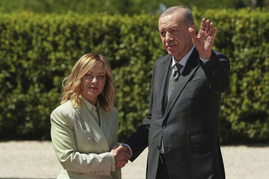 Τουρκία: Χωριστές συναντήσεις Ερντογάν με Μελόνι και Ντεμπεϊμπέχ Τουρκία: Χωριστές συναντήσεις Ερντογάν με Μελόνι και Ντεμπεϊμπέχ