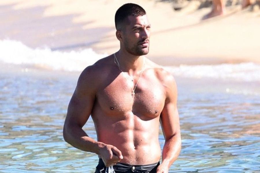 Ο Simone Susinna σε βραδινή έξοδο στη Μύκoνο Ο Simone Susinna σε βραδινή έξοδο στη Μύκoνο