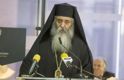 «Έχουμε αυτό το όπλο στο χέρι μας, κλήρος και λαός: τον Τίμιο Σταυρό. Φαίνεται ότι δεν τον αξιοποιούμε», ανέφερε ο μητροπολίτης Μόρφου, Νεόφυτος