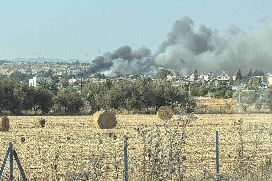 Πυρκαγιά στη Λεμεσό – Στη μάχη εναέρια μέσα (ΒΙΝΤΕΟ) Πυρκαγιά στη Λεμεσό – Στη μάχη εναέρια μέσα (ΒΙΝΤΕΟ)