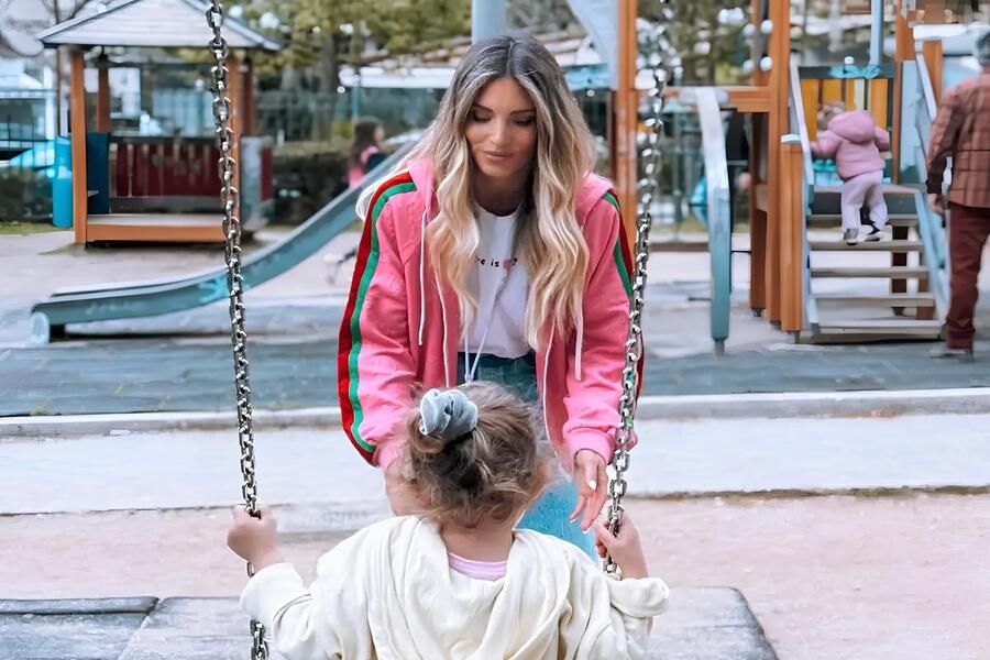 Αθηνά Οικονομάκου: «Το παιδί μου είναι ολότρελο»