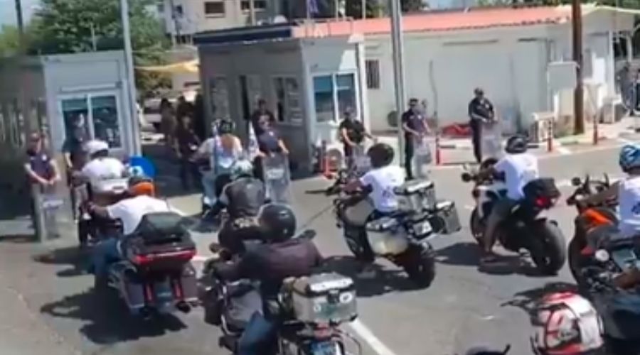 Ο Σεφά Καραχασάν γνωστός για τη ρητορική μίσους εναντίον των Ελλήνων και πρωταγωνιστής σκανδάλου με πλαστό πτυχίο, αποκάλεσε τους μοτοσικλετιστές 