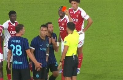 Η πιο αδιανόητη αποβολή σε φιλικό (vid)
