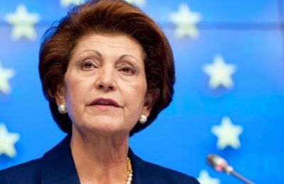 Τρολάρει ακάθεκτη τους πάντες και τα πάντα η Ανδρούλα Βασιλείου