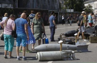 Ένα drone έπεσε στην αυλή πολυκατοικίας, ανέφερε ο περιφερειάρχης, κάνοντας λόγο για νεκρό και τραυματίες