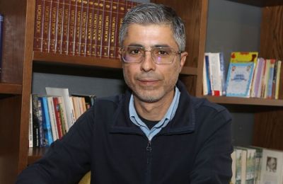 Οργισμένη αντίδραση για όσους τον επέκριναν, καθώς και ερωτήματα προς τον υπουργό Εξωτερικών έθεσε ο Σωτήρης Φλουρέντζος σχετικά με την πρόσληψη της Κωνσταντίνας Σκάλου