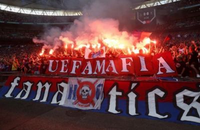 Πανό κατά της UEFA από τους οπαδούς της Κρίσταλ Πάλας