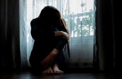 Τελούν υπό οκταήμερη κράτηση αλλά δύο πρόσωπα ηλικίας 51 και 79 ετών για τη διερευνώμενη υπόθεση.