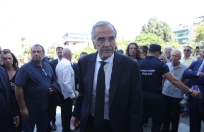 Σε κλίμα βαθιάς οδύνης το τελευταίο αντίο στη Λένα Σαμαρά