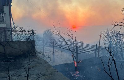 Η πυρκαγιά έπληξε και πολυσύχναστο τουριστικό κέντρο