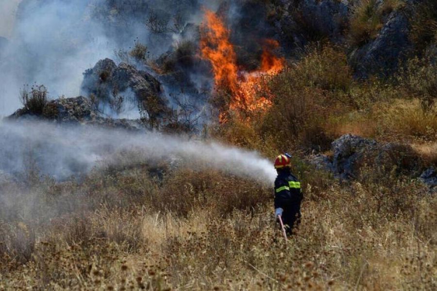 Δύο δασικές πυρκαγιές στην Πάφο- Στη μάχη πτητικά