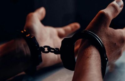 Οδηγούσε μεθυσμένος και επιτέθηκε σε Αστυνομικούς 