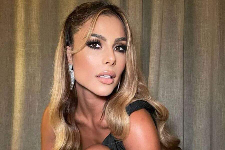 Η Ελευθερία Ελευθερίου πήγε ντυμένη έτσι σε νησί και προκάλεσε χαμό! Η Ελευθερία Ελευθερίου πήγε ντυμένη έτσι σε νησί και προκάλεσε χαμό!