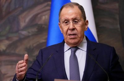 Ο Λαβρόφ δήλωσε πως «οι Ευρωπαίοι επέμεναν διαρκώς μόνο σε μια κατάπαυση του πυρός και πως έπειτα απ' αυτή θα εξακολουθούσαν να προμηθεύουν όπλα στην Ουκρανία».