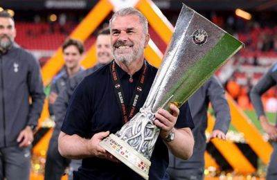 Εξετάζει Ποστέκογλου η Νότιγχαμ!