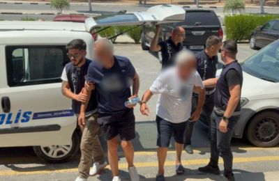 «Καταδικάζουμε με όλη τη δύναμη της ψυχής μας την παράνομη, παράλογη και εντελώς αβάσιμη κράτηση των συνεργατών μας και των συζύγων τους»