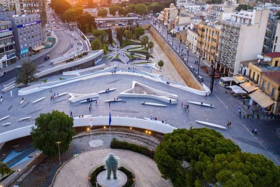 Πλατεία Ελευθερίας: Και να έτρεχε νερό ποιος θα πλησίαζε τέτοια βρύση;