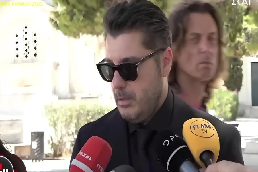 «Τσακισμένος» ο Λάμπρος Κωνσταντάρας