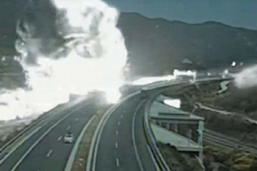 Τέλος στις θεωρίες συνωμοσίας για την πυρόσφαιρα στα Τέμπη Τέλος στις θεωρίες συνωμοσίας για την πυρόσφαιρα στα Τέμπη