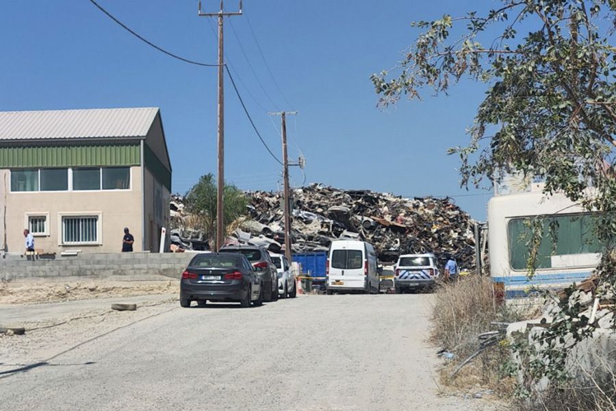 Έκρηξη στην Αραδίππου: Σοβαρά αλλά εκτός κινδύνου οι 3 τραυματίες Έκρηξη στην Αραδίππου: Σοβαρά αλλά εκτός κινδύνου οι 3 τραυματίες