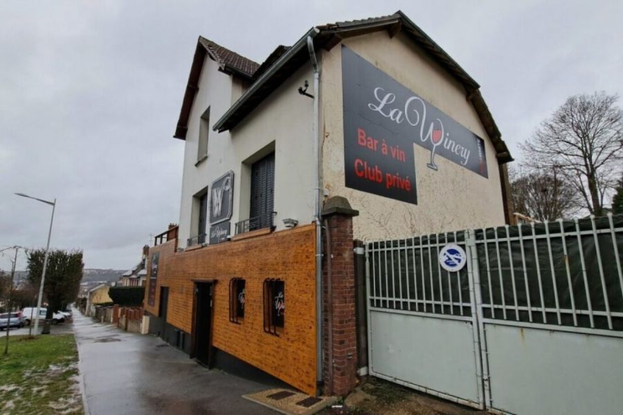 Έπεσε με το αυτοκίνητό του πάνω σε πλήθος μετά από καβγά