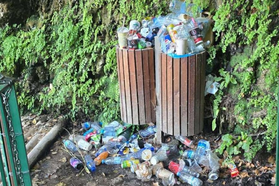 Μετέτρεψαν τους καταρράκτες της Κρήτου Τέρρα σε σκουπιδότοπο (ΦΩΤΟ) Μετέτρεψαν τους καταρράκτες της Κρήτου Τέρρα σε σκουπιδότοπο (ΦΩΤΟ)