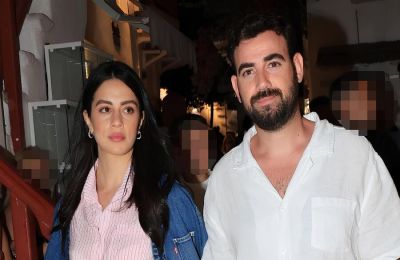 Ο Νίκος Πολυδερόπουλος ετοιμάζεται να αφήσει πίσω την εργένικη ζωή και να ανέβει τα σκαλιά της εκκλησίας με τη γυναίκα της ζωής του, Βαλασία Συμιακού.