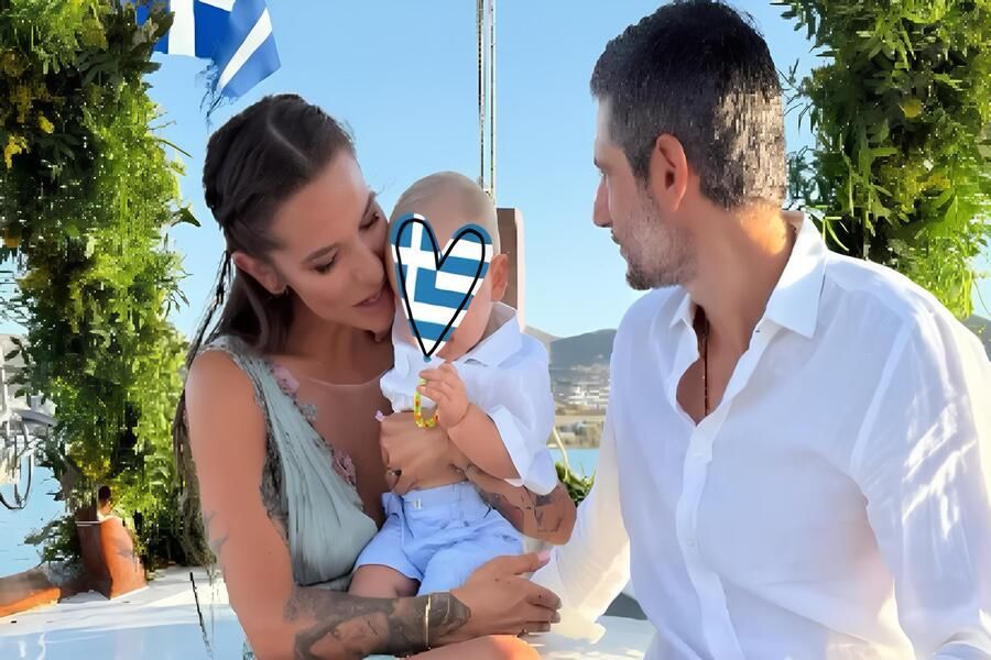 Εριέττα Κούρκουλου & Βύρων Βασιλειάδης: Βάφτισαν το γιο τους Εριέττα Κούρκουλου & Βύρων Βασιλειάδης: Βάφτισαν το γιο τους