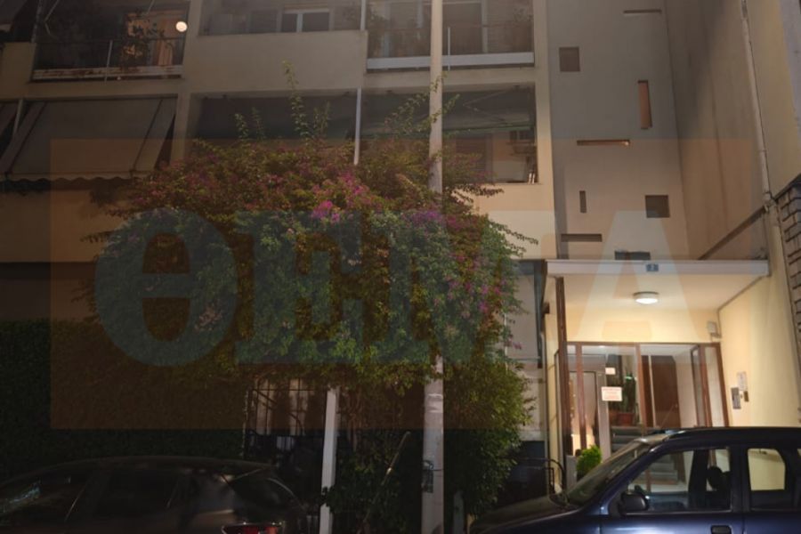 Γέννησε μόνη της σε διαμέρισμα – Εντοπίστηκε νεκρή με το έμβρυο Γέννησε μόνη της σε διαμέρισμα – Εντοπίστηκε νεκρή με το έμβρυο