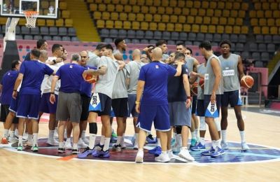 Πρωινό χαλάρωμα για την Ελλάδα με άπαντες παρόντες 