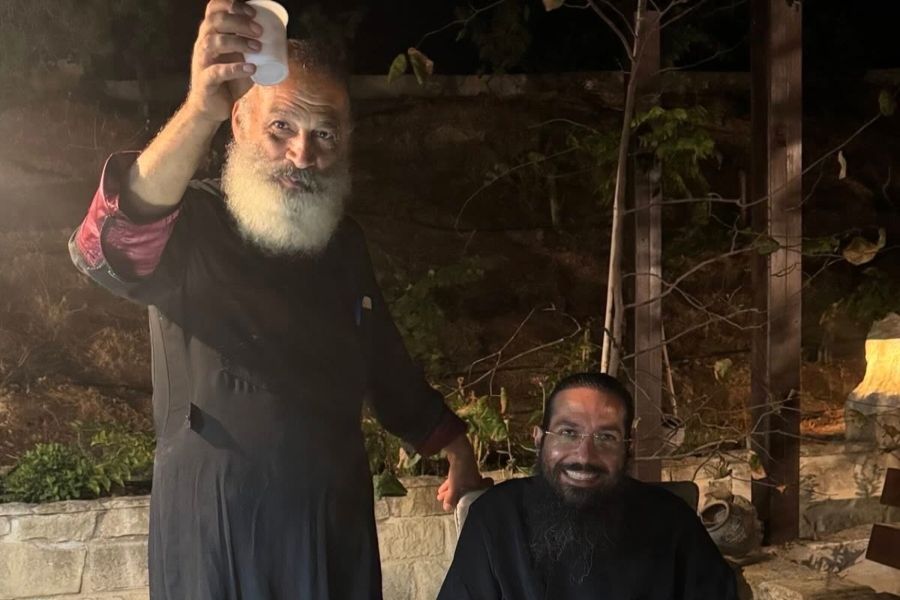 Εις υγείαν! Νέο προϊόν από τους μοναχούς της υπόθεσης Αββακούμ Εις υγείαν! Νέο προϊόν από τους μοναχούς της υπόθεσης Αββακούμ