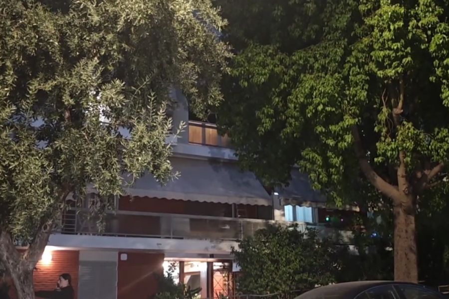 Αθήνα: Ζευγάρι βρέθηκε νεκρό σε διαμέρισμα – Δίπλα τους βρέθηκε όπλο Αθήνα: Ζευγάρι βρέθηκε νεκρό σε διαμέρισμα – Δίπλα τους βρέθηκε όπλο