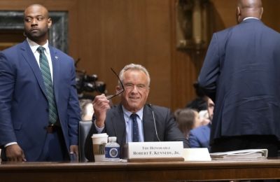 Ακρόαση της Γερουσίας για την πολιτική στα εμβόλια