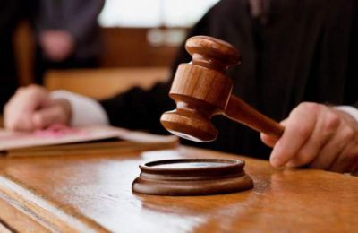ο ιpΟ ισοβίτης ενόσω εξέτιε ποινές διά βίου φυλάκισης για τον φόνο εκ προμελέτης πέντε προσώπων στην Αγία Νάπα το 2012, ενήργησε ως ο ηθικός αυτουργός σε δύο απόπειρες φόνου,