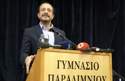 Πρόεδρος: Υπογράφονται συμβόλαια για νέο γυμνάσιο στο Παραλίμνι
