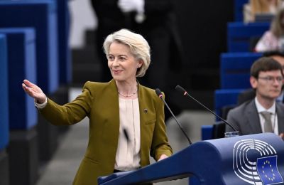 «Αγαπητέ Νικόλαε, το θάρρος σας είναι πηγή έμπνευσης για όλους μας», είπε η Ούρσουλα φον ντερ Λάιεν στον Έλληνα υποπυραγό