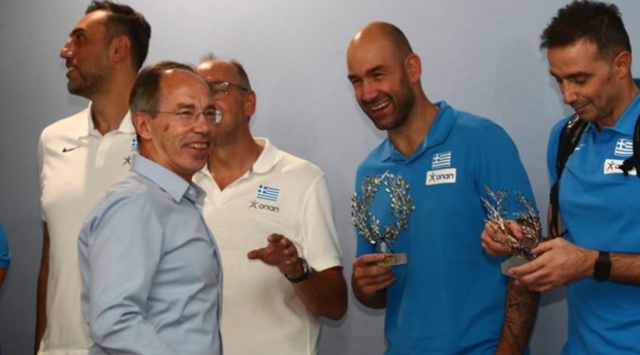 Έφτασαν στην Αθήνα με υποδοχή ηρώων οι χάλκινοι μεταλλιούχοι 