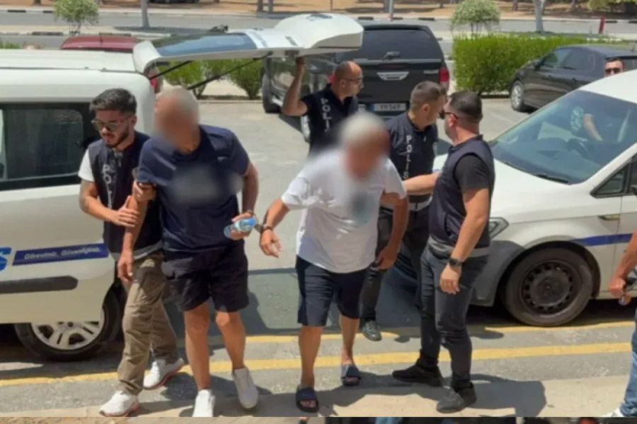 Έδωσαν ταυτότητα και πέρασαν στα κατεχόμενα οι 5 Ε/κ