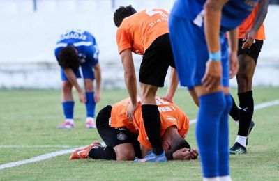Πέτυχε το τελευταίο γκολ στο «Γεντί Κουλέ» και φίλησε το χορτάρι (vid)