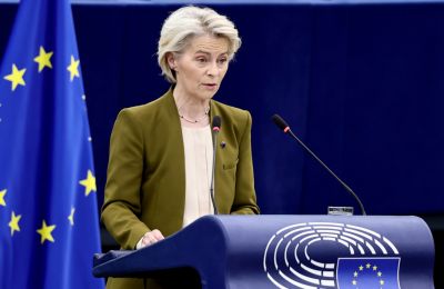 Η Φον ντερ Λάιεν ανακοίνωσε νέες κυρώσεις σε 118 ρωσικά πλοία του «σκιώδους στόλου» της Μόσχας