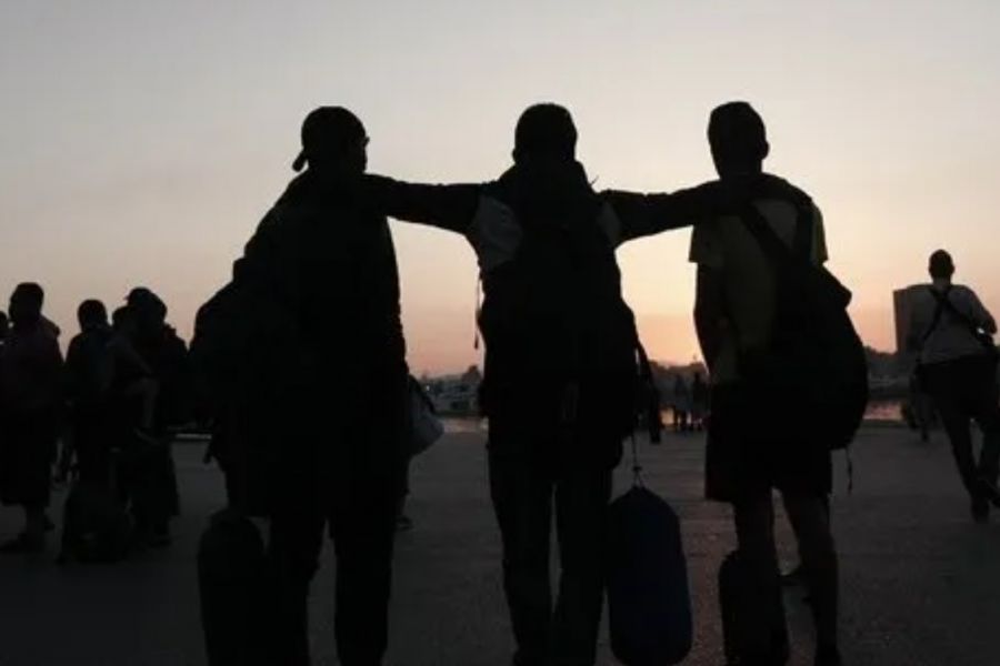 Διαμαρτυρία στην Μονή για δημιουργία Δομής Εφηβικής Προστασίας Διαμαρτυρία στην Μονή για δημιουργία Δομής Εφηβικής Προστασίας