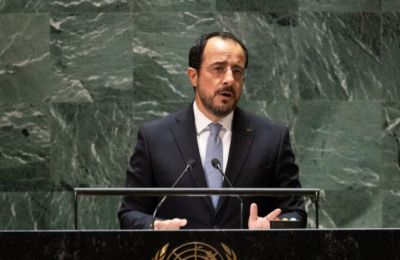 Ο Εκπρόσωπος τονίζει ότι η Κυπριακή Δημοκρατία, με συνέπεια και προσήλωση στις αρχές του διεθνούς δικαίου και του Καταστατικού Χάρτη των Ηνωμένων Εθνών.