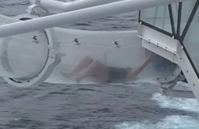 Τρόμος για επιβάτη κρουαζιερόπλοιου: Κόλλησε σε νεροτσουλήθρα 