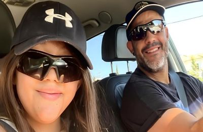 Η τρυφερή selfie πατέρα και κόρης