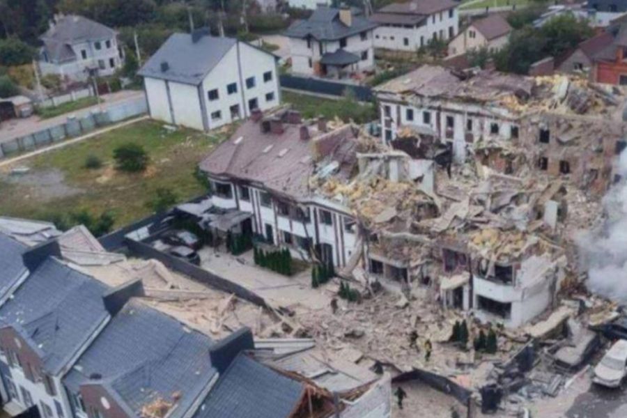 Ρωσικό σφυροκόπημα στο Κίεβο -Ένας από τους μεγαλύτερους βομβαρδισμούς